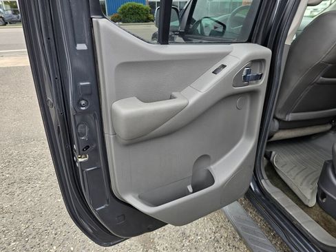 Used 2010 Nissan Frontier LE w/ LE Value Truck Pkg AWD/4WD image 20