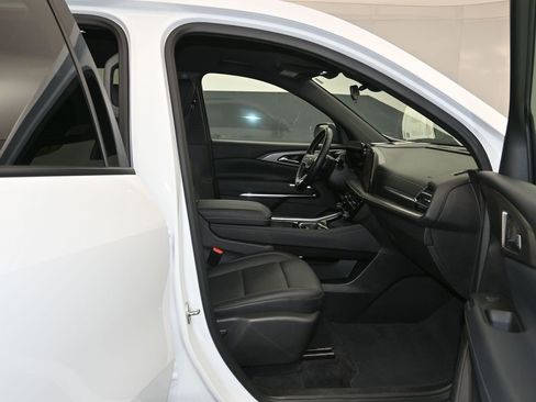 Certified 2025 Chevrolet Traverse LT image 27