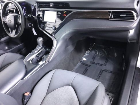 Used 2019 Toyota Camry LE FWD image 36