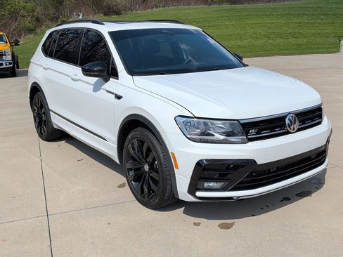 Used 2021 Volkswagen Tiguan SE R-Line image 3