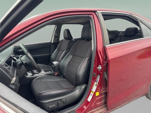 Used 2016 Toyota Camry SE w/ Moonroof Package image 25