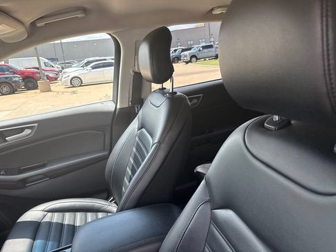 Used 2019 Ford Edge SEL w/ Equipment Group 201A FWD image 9