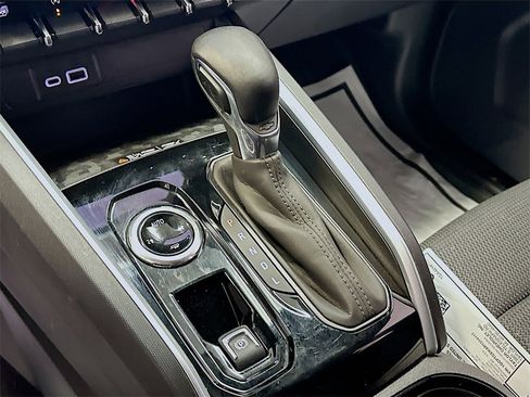 New 2024 Chevrolet Colorado LT w/ LT Convenience Package II image 18