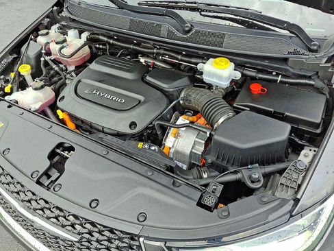 Used 2023 Chrysler Pacifica Touring-L FWD image 26