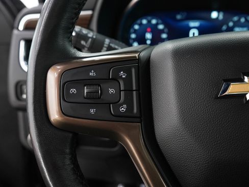 Used 2023 Chevrolet Suburban High Country AWD/4WD image 28