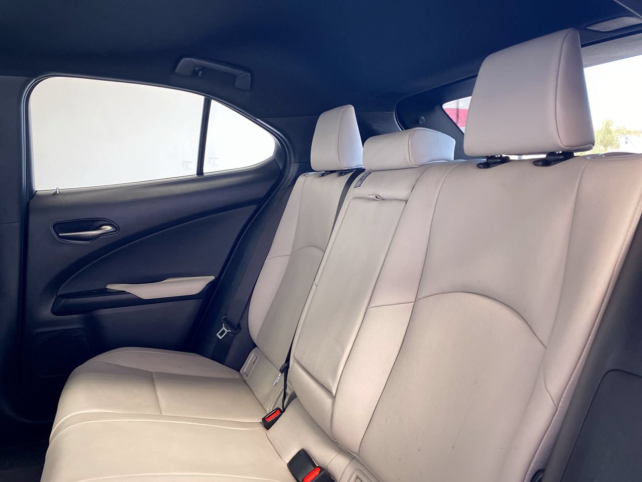 Used 2023 Lexus UX 250h FWD w/ Accessory Package (Z1) image 33