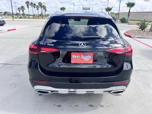 Used 2024 Mercedes-Benz GLC 300 image 3