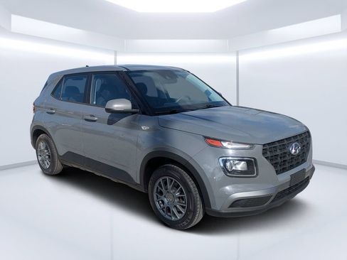 Used 2020 Hyundai Venue SE FWD image 1