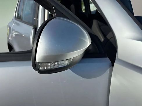 Used 2016 Volkswagen Tiguan S image 33