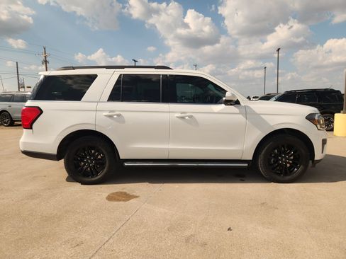 Used 2023 Ford Expedition XLT RWD image 7