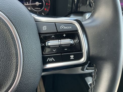 Certified 2023 Kia Sorento SX AWD/4WD image 18