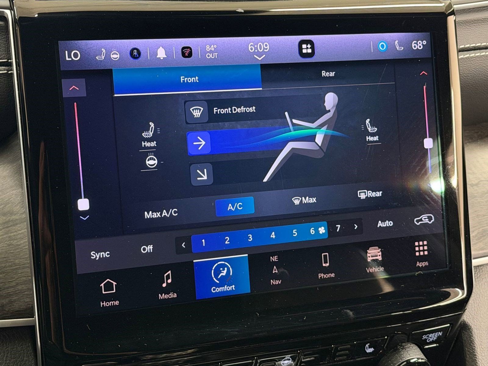 Used 2025 Jeep Grand Cherokee L Limited AWD/4WD image 29