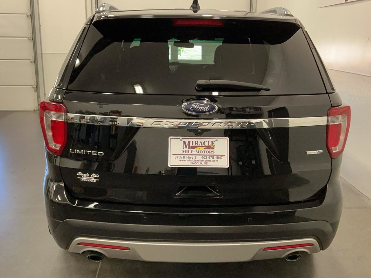Used 2017 Ford Explorer Limited w/ Equipment Group 303A AWD/4WD image 5