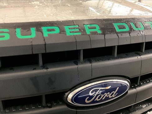 Used 2015 Ford F550 4x4 Regular Cab Super Duty image 27