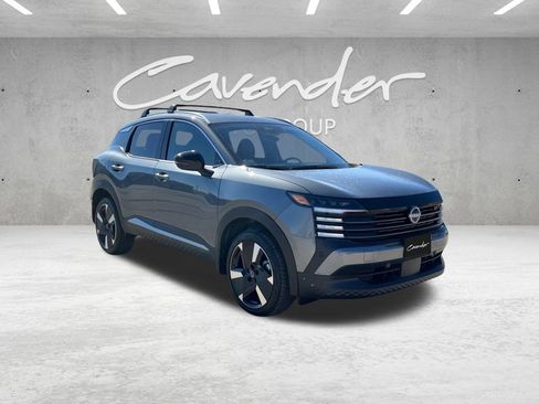 New 2026 Nissan Kicks SR image 2