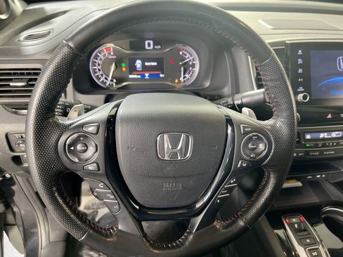 Used 2023 Honda Ridgeline Black Edition image 11