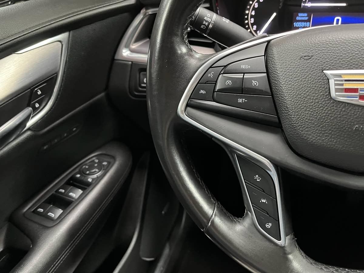 Used 2017 Cadillac XT5 Luxury w/ Driver Awareness Package AWD/4WD image 14