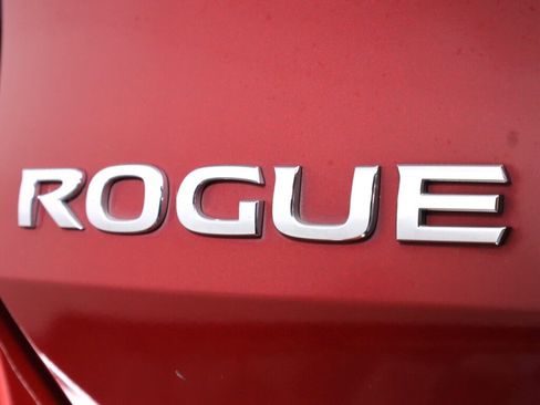 Used 2020 Nissan Rogue SV image 35