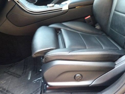 Used 2019 Mercedes-Benz GLC 350e 4MATIC image 17