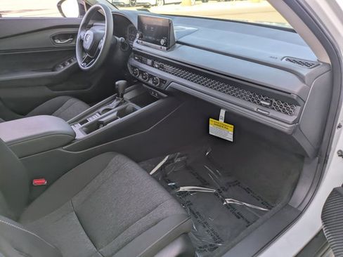 Certified 2025 Honda Accord SE image 22