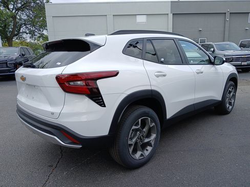 New 2026 Chevrolet Trax LT w/ Driver Confidence Package image 4