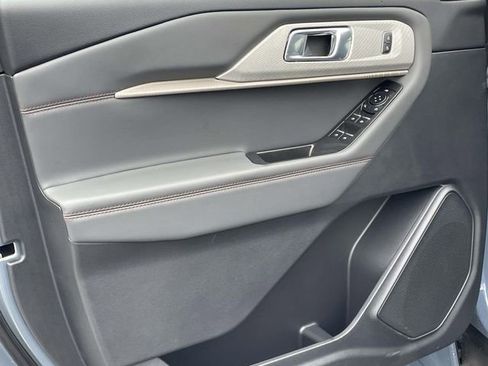 New 2026 Ford Explorer Active image 11