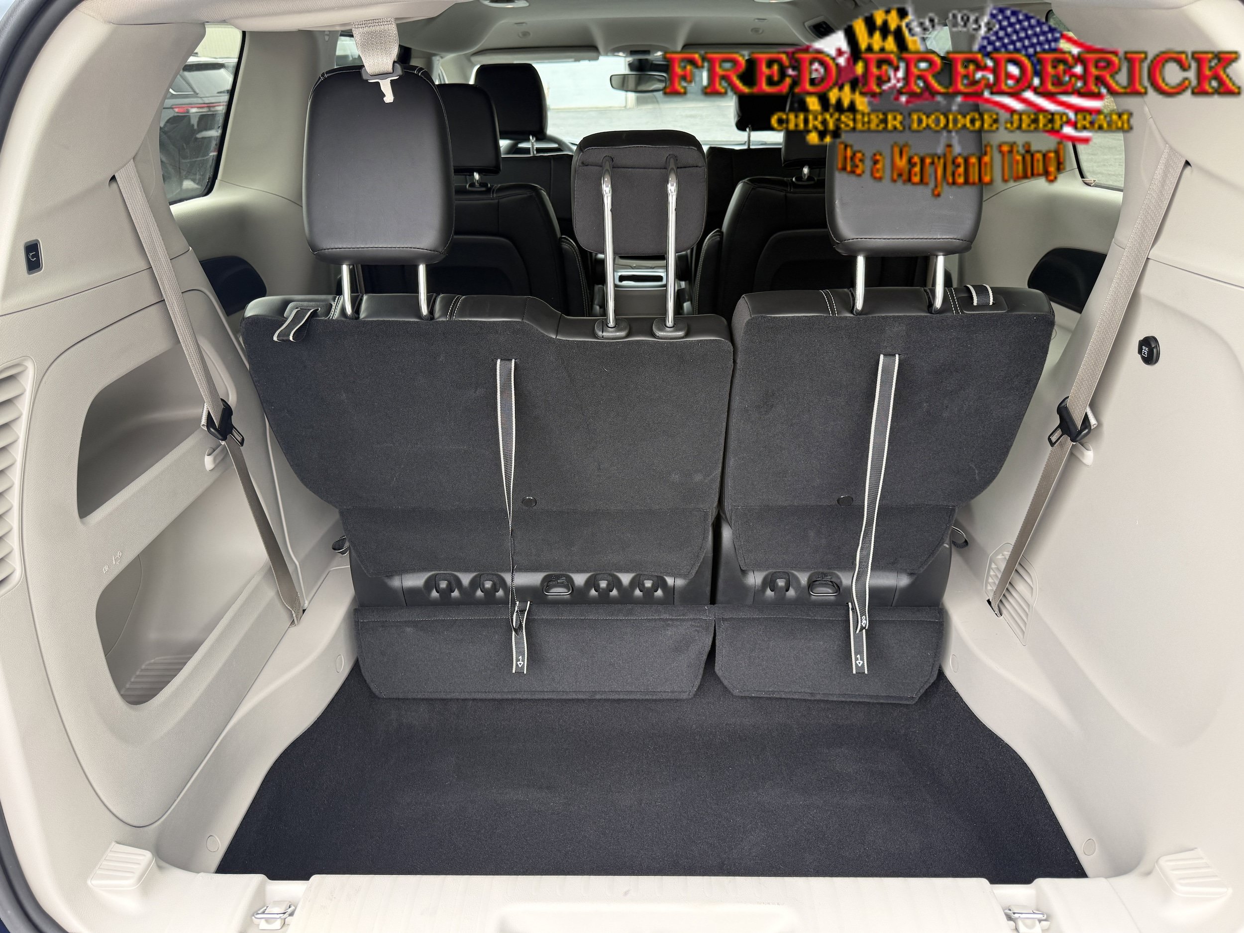 Used 2023 Chrysler Pacifica Touring-L AWD/4WD image 7