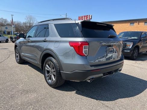 Certified 2023 Ford Explorer XLT w/ Equipment Group 202A AWD/4WD image 6