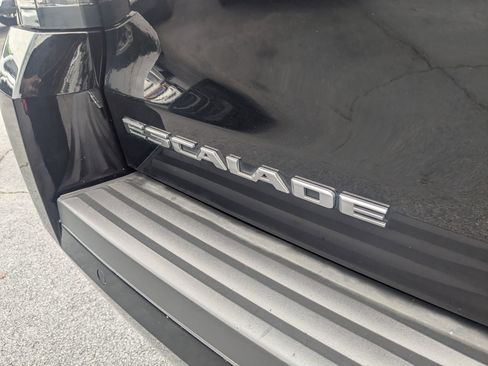 Used 2019 Cadillac Escalade Luxury AWD/4WD image 35