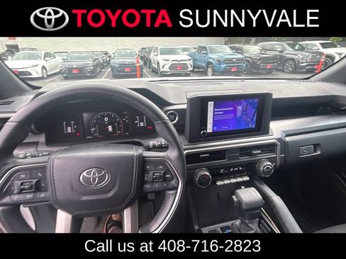 Used 2025 Toyota 4Runner SR5 AWD/4WD image 4