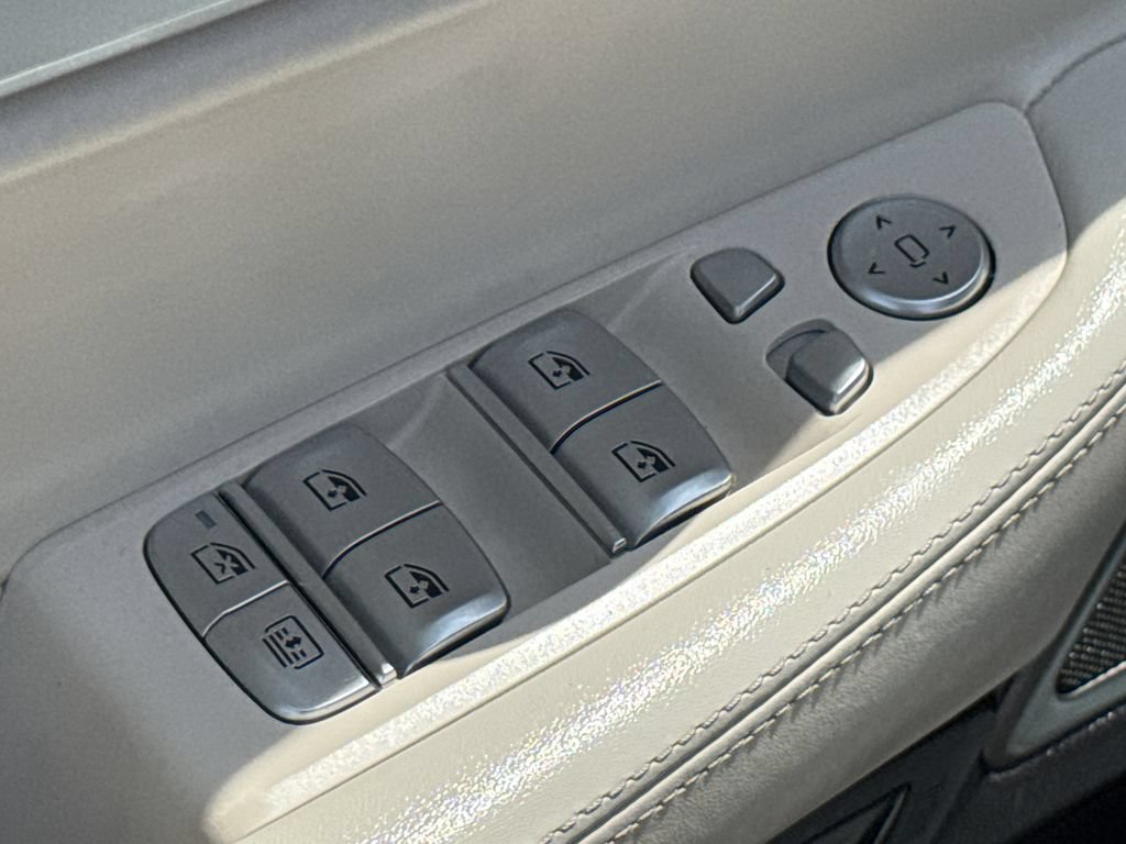 Used 2022 BMW 750i xDrive AWD/4WD image 21
