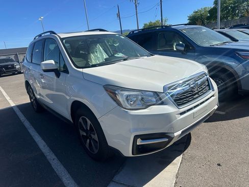 Used 2017 Subaru Forester 2.5i Premium w/ All-Weather Package AWD/4WD image 3