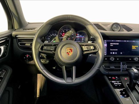 Certified 2023 Porsche Macan AWD/4WD image 15