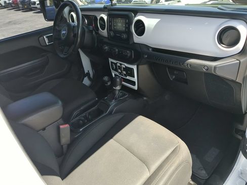 Used 2019 Jeep Wrangler Unlimited Sport S AWD/4WD image 11
