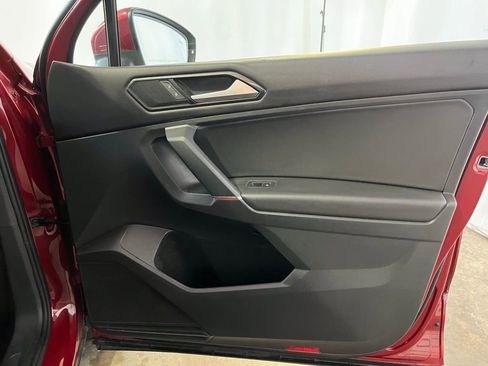 Used 2018 Volkswagen Tiguan SEL image 9