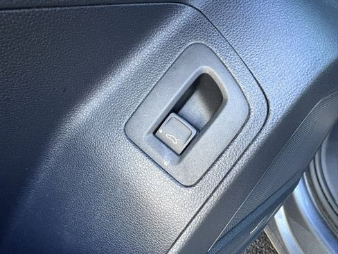 Used 2018 Volkswagen Atlas SE w/ R-Line Package image 17