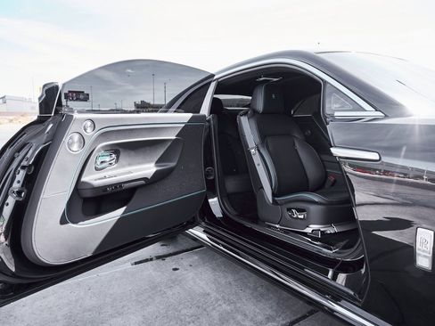 Used 2025 Rolls-Royce Spectre w/ Leather Finishing Pack image 22