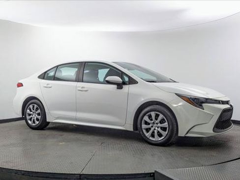 Used 2022 Toyota Corolla LE FWD image 11