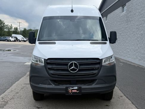 Used 2019 Mercedes-Benz Sprinter 170 image 2