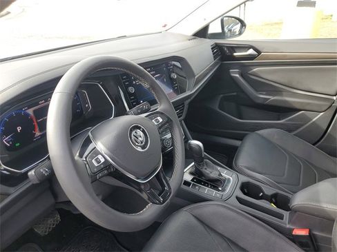 Used 2021 Volkswagen Jetta SEL Premium image 18