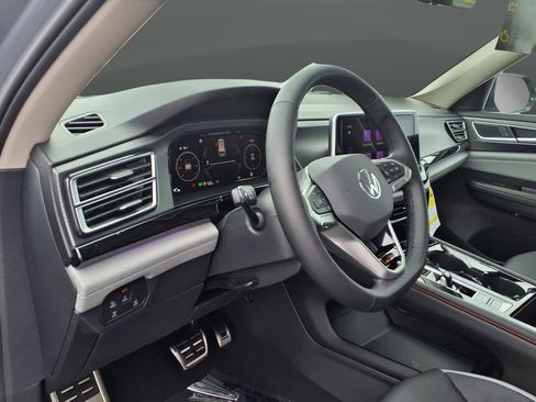 New 2026 Volkswagen Atlas Peak Edition image 11