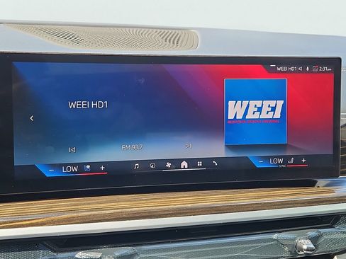 Used 2025 BMW X5 xDrive50e AWD/4WD image 33
