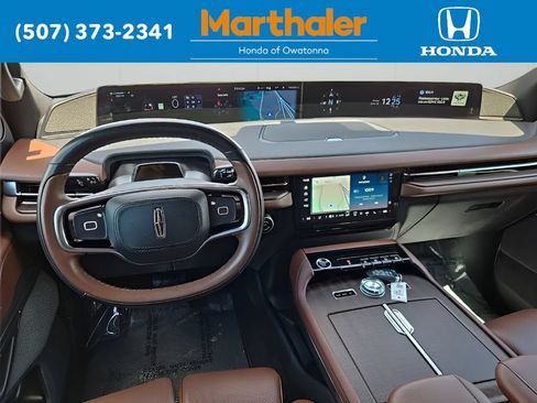 Used 2025 Lincoln Navigator Reserve AWD/4WD image 25