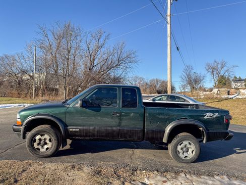 Used 2002 Chevrolet S10 Pickup LS w/ LS Preferred Equipment Group image 6