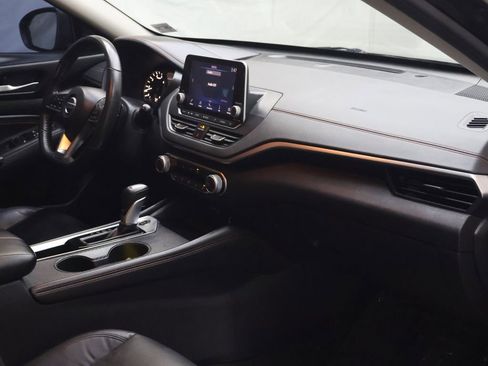 Used 2022 Nissan Altima 2.5 SR w/ Midnight Edition Package FWD image 11