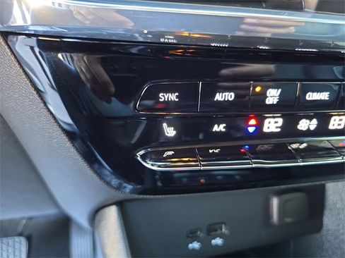 Certified 2024 Buick Encore GX Avenir w/ Avenir Technology Package image 21