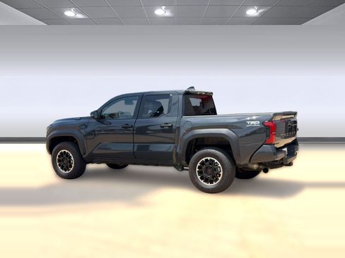 Used 2026 Toyota Tacoma TRD Off-Road w/ TRD Off Road Upgrade Package AWD/4WD image 3