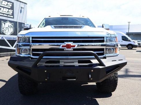 Used 2019 Chevrolet Silverado 3500 High Country w/ Duramax Plus Package AWD/4WD image 8