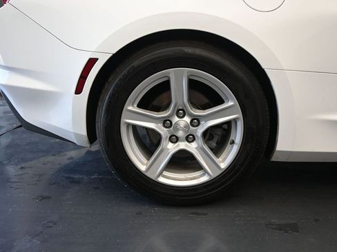 Used 2022 Chevrolet Camaro LT image 9