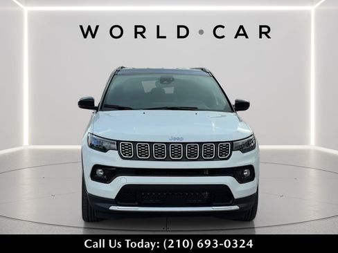 Used 2025 Jeep Compass Limited AWD/4WD image 2